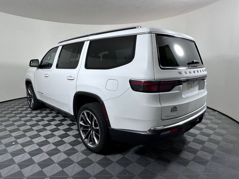 Used 2022 Jeep Wagoneer Series III w/ Premium Group I image 3