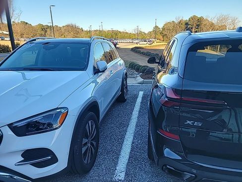 Used 2024 BMW X5 xDrive50e w/ Executive Package image 10