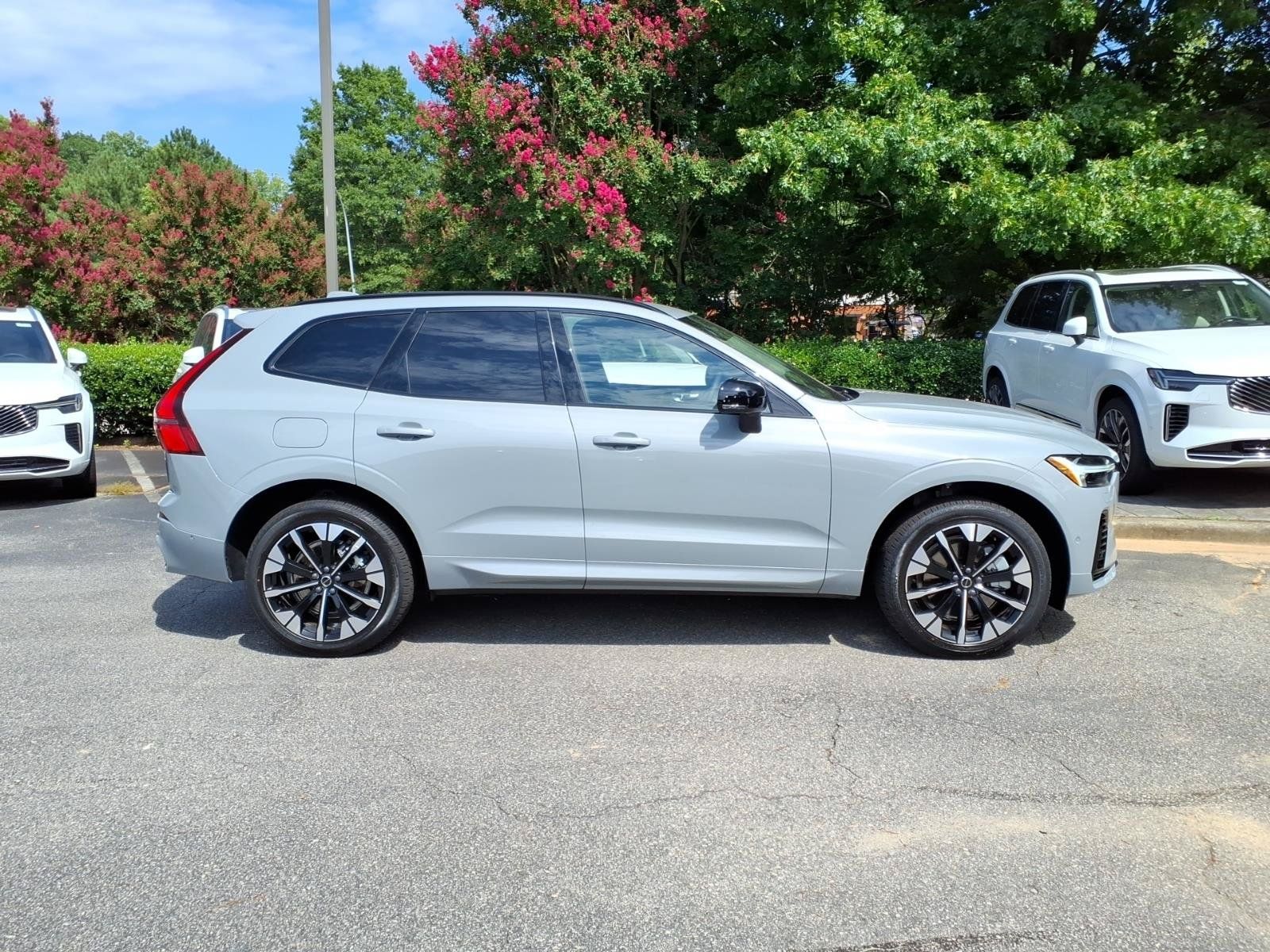 New 2026 Volvo XC60 T8 Plus w/ Protection Package Premier AWD/4WD image 3