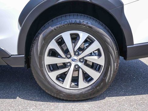 Certified 2025 Subaru Outback Premium AWD/4WD image 13