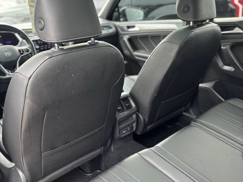 Used 2022 Volkswagen Tiguan SE R-Line image 18