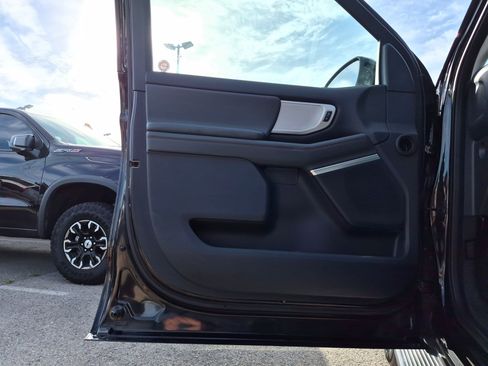 Used 2025 Ford Expedition Max Active AWD/4WD image 12