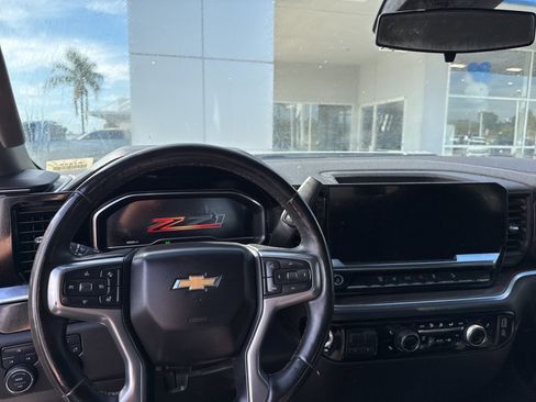 Used 2025 Chevrolet Silverado 2500 LT image 8