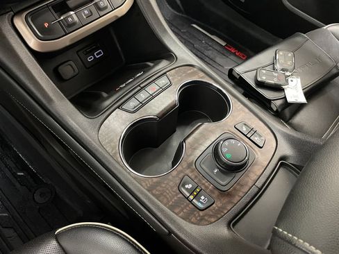 Certified 2023 GMC Acadia Denali AWD/4WD image 32