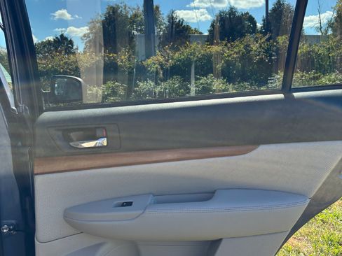 Used 2014 Subaru Outback 2.5i Limited image 24