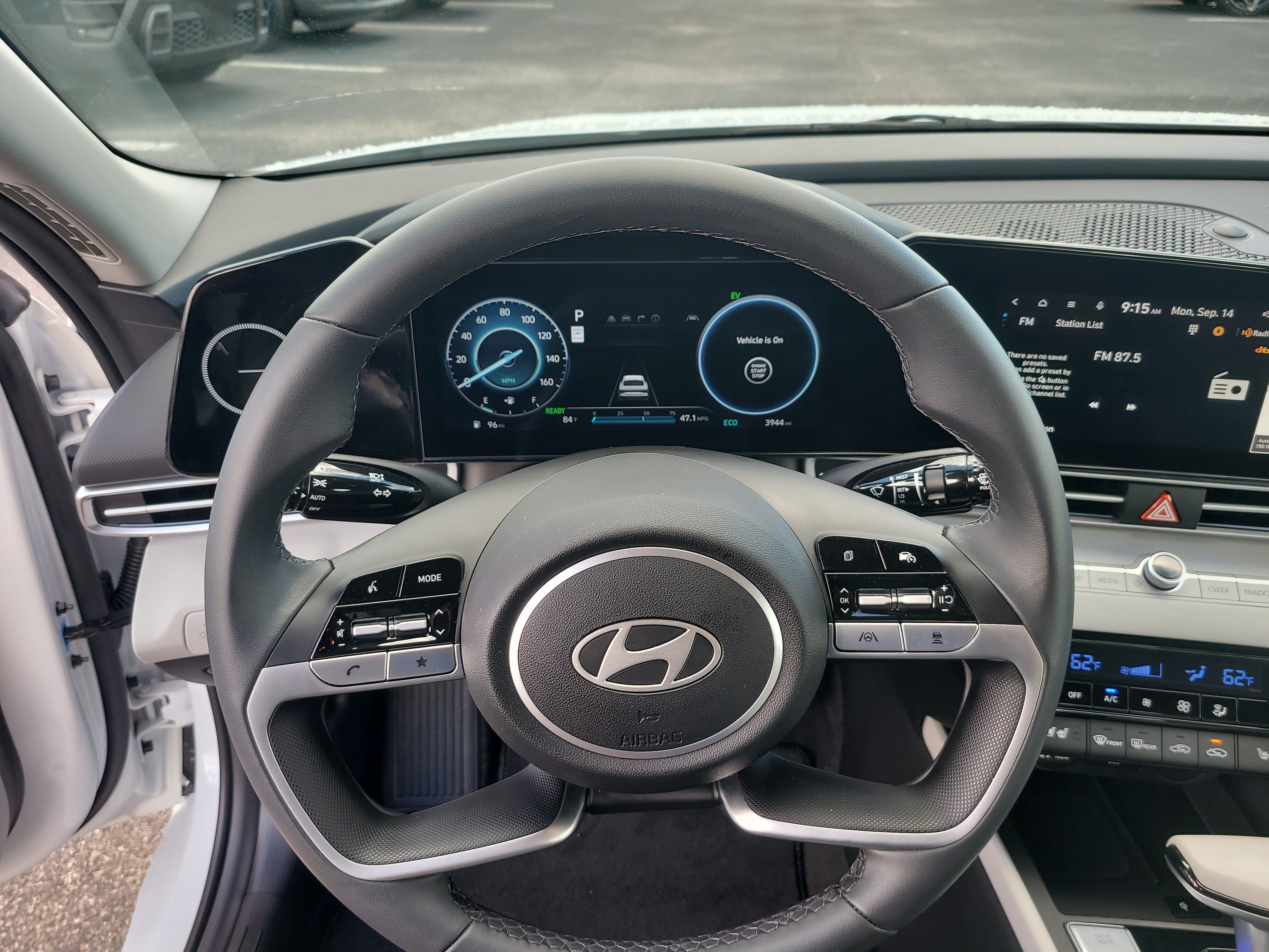 Used 2026 Hyundai Elantra Limited FWD image 27