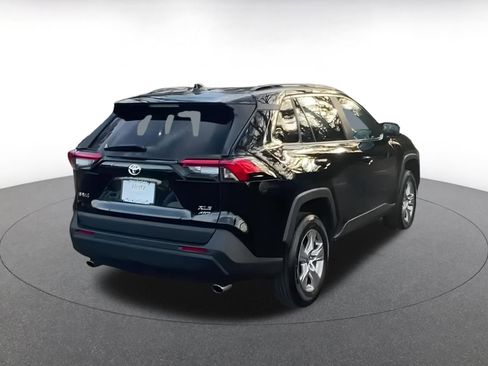 Used 2025 Toyota RAV4 XLE image 12