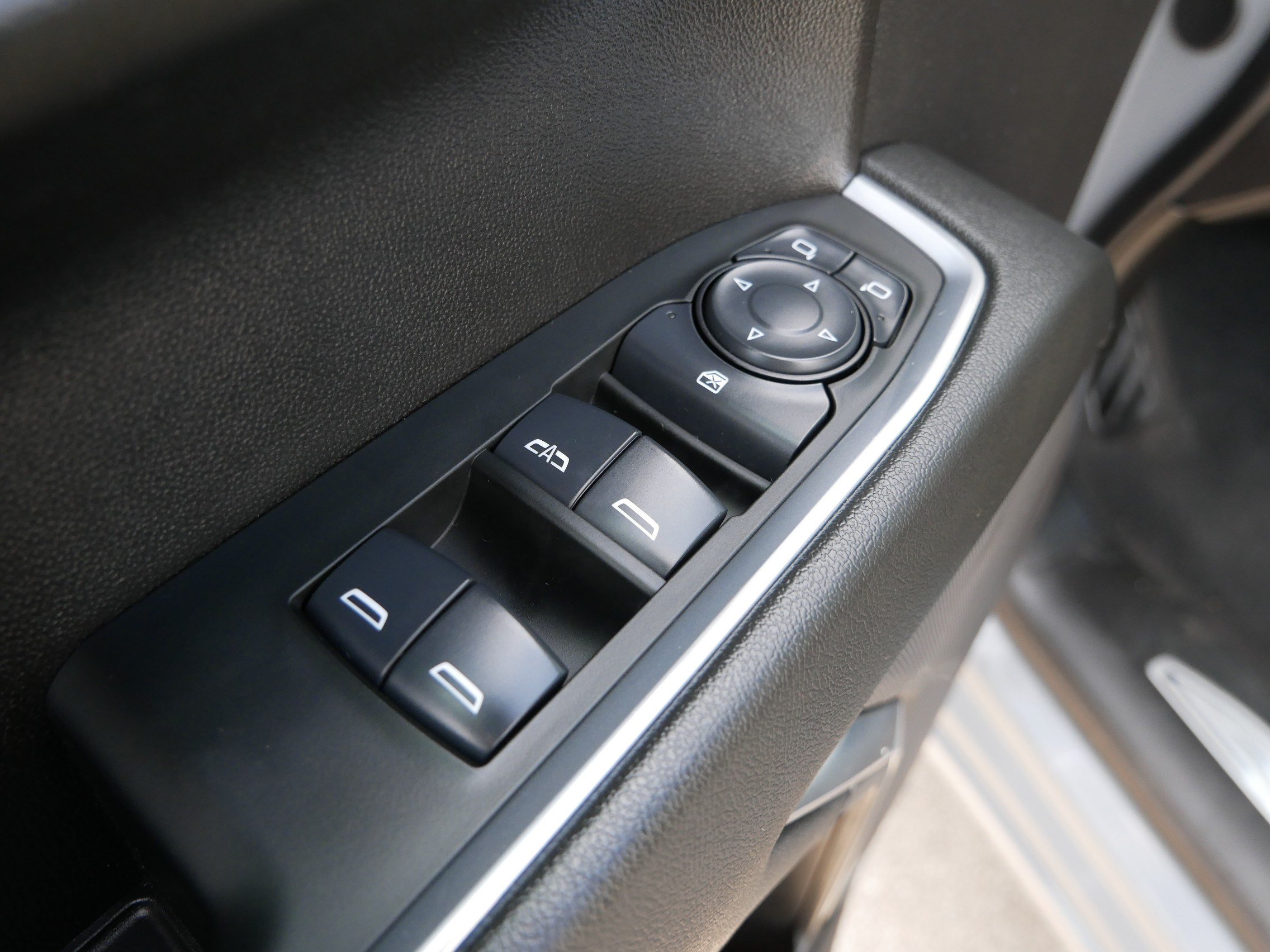 Used 2024 Chevrolet Silverado 1500 LT AWD/4WD image 19