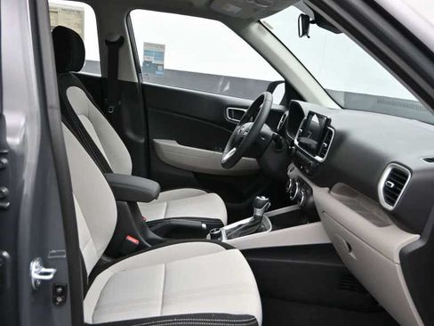 New 2026 Hyundai Venue SEL FWD image 11