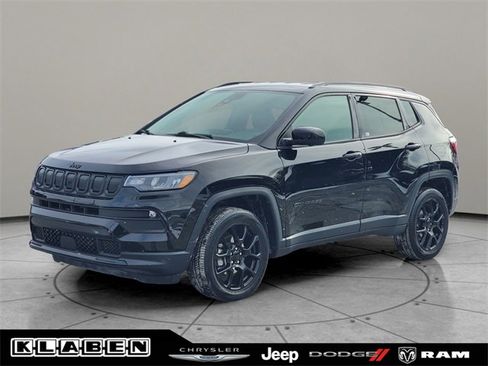 Certified 2022 Jeep Compass Altitude w/ Convenience Group image 1