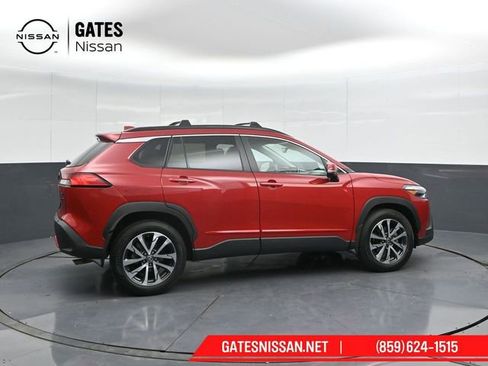 Used 2022 Toyota Corolla Cross XLE w/ Convenience Package image 3