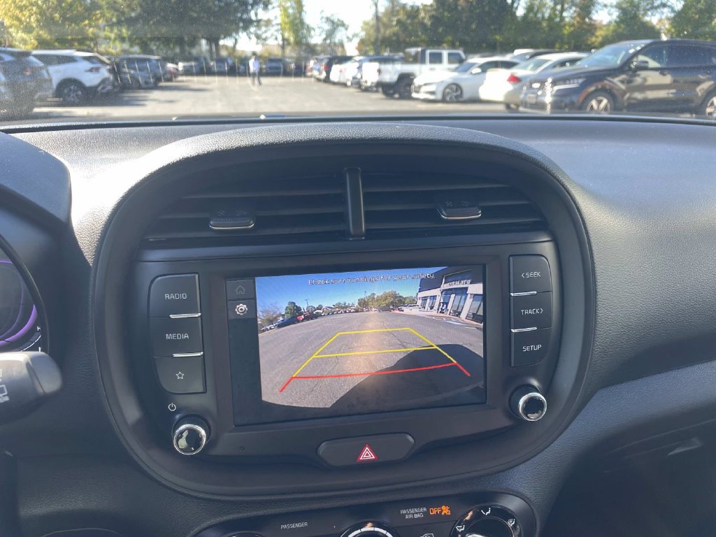 Used 2025 Kia Soul LX FWD image 21