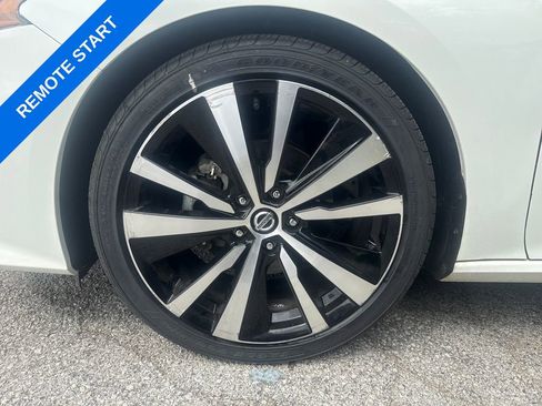 Used 2022 Nissan Altima 2.5 SR FWD image 9