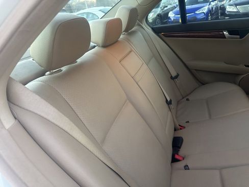 Used 2011 Mercedes-Benz C 300 4MATIC Sedan image 41