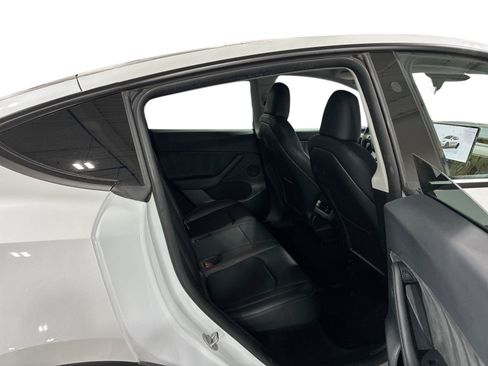 Certified 2023 Tesla Model Y Long Range AWD/4WD image 11