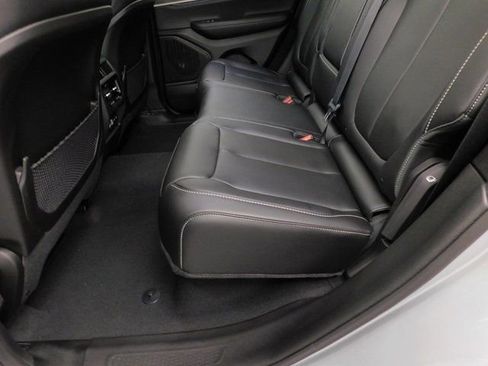 Used 2025 Jeep Grand Cherokee Limited image 34