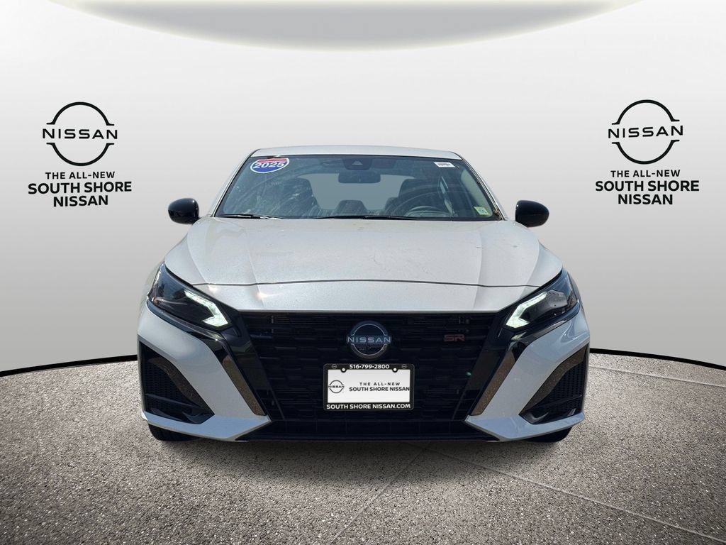 Certified 2025 Nissan Altima 2.5 SR FWD image 2