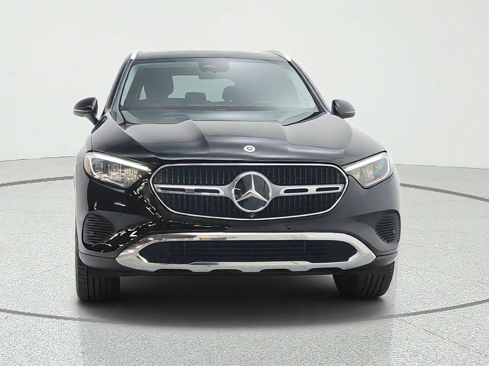Used 2024 Mercedes-Benz GLC 300 image 2
