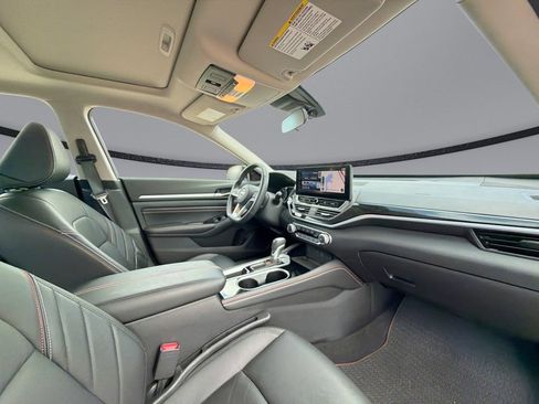 Used 2023 Nissan Altima 2.5 SR w/ SR Premium Package FWD image 15