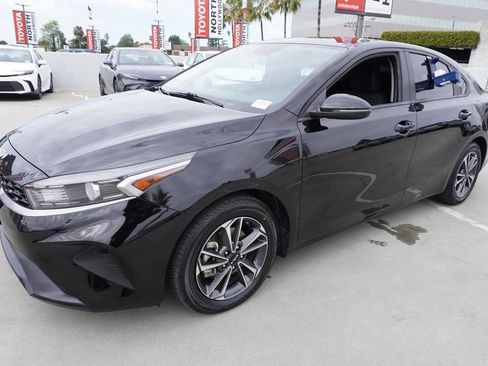 Used 2024 Kia Forte LXS w/ LXS Technology Package image 4
