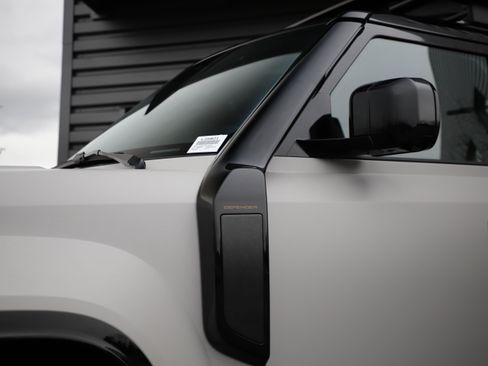 New 2026 Land Rover Defender 110 OCTA AWD/4WD image 4