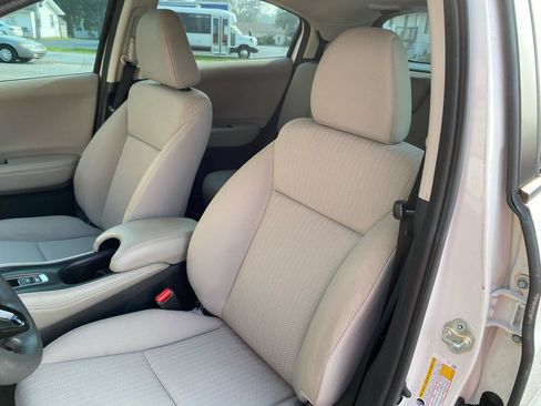 Used 2018 Honda HR-V LX image 6
