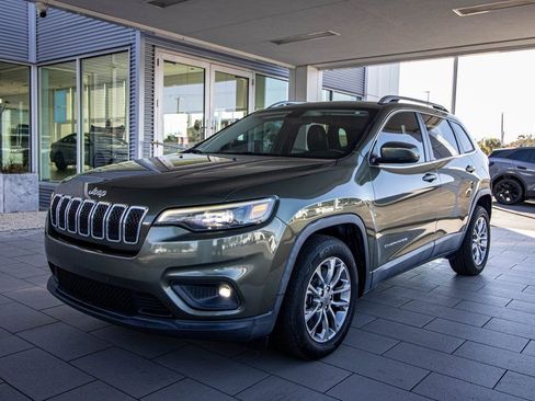 Used 2019 Jeep Cherokee Latitude Plus image 10