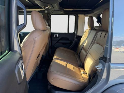 Used 2023 Jeep Wrangler Unlimited Sahara w/ Cold Weather Group image 16