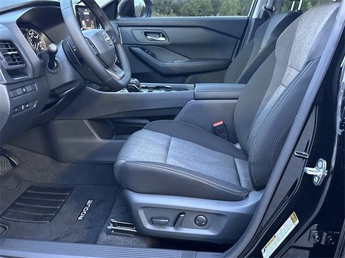 New 2026 Nissan Rogue SV image 10