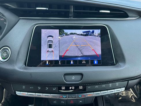 Used 2023 Cadillac XT4 Premium Luxury w/ Technology Package AWD/4WD image 12