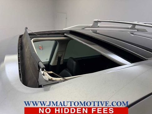 Used 2022 Nissan Pathfinder SL w/ SL Premium Package image 11