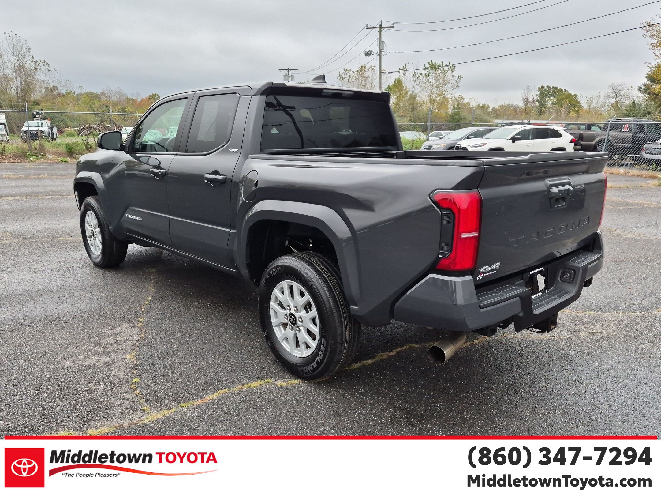 Used 2025 Toyota Tacoma SR5 AWD/4WD image 5