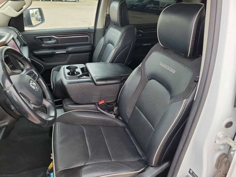 Used 2022 RAM 1500 Laramie AWD/4WD image 15