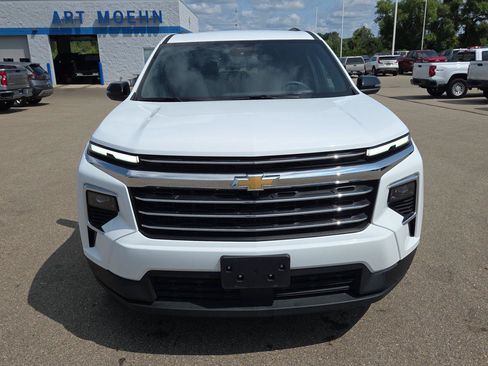 Used 2025 Chevrolet Traverse LT AWD/4WD image 9