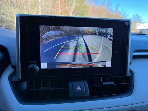 Used 2024 Toyota RAV4 XLE w/ Convenience Package image 19