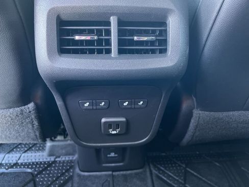 Used 2020 Chevrolet Equinox Premier image 22