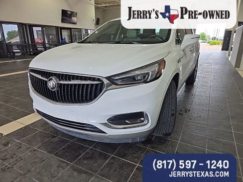 Used 2020 Buick Enclave Essence w/ Sound and Sites Package AWD/4WD image 2