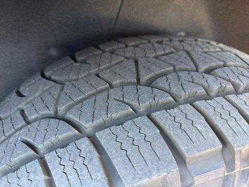 Used 2022 Chevrolet Suburban Premier w/ Premium Package image 16