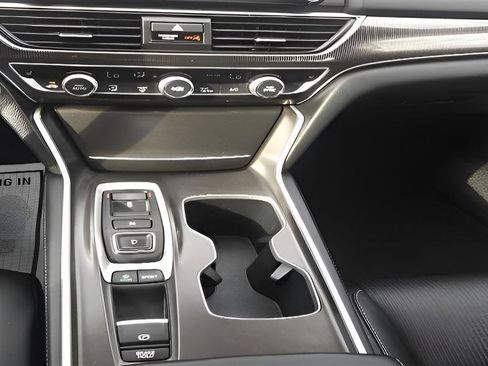 Used 2018 Honda Accord Sport image 14