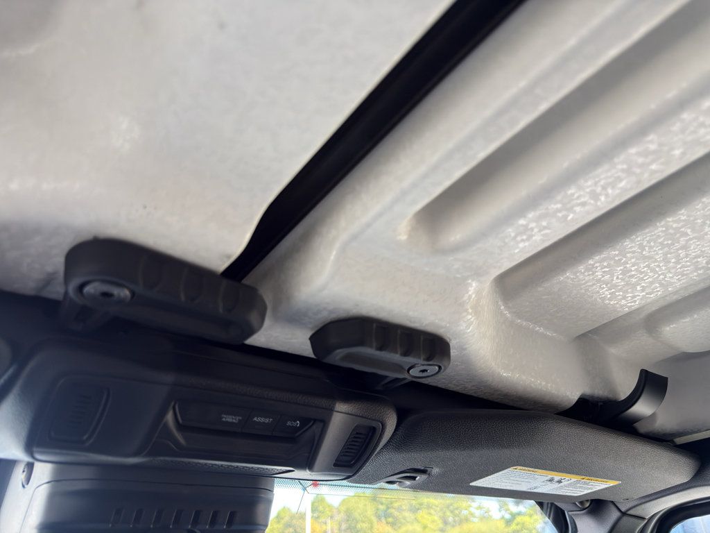 Used 2024 Jeep Gladiator Sport AWD/4WD image 18
