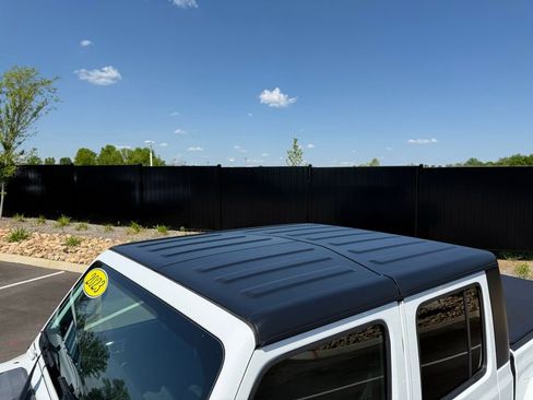 Used 2023 Jeep Gladiator Sport AWD/4WD image 14