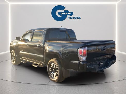 Used 2023 Toyota Tacoma TRD Sport image 3