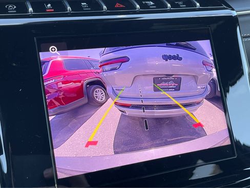 New 2025 Jeep Grand Cherokee L Altitude image 28