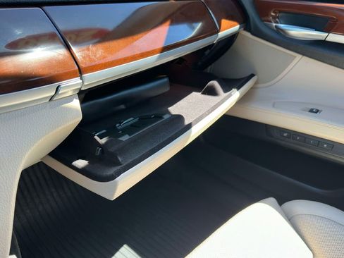 Used 2010 BMW 750Li xDrive AWD/4WD image 32