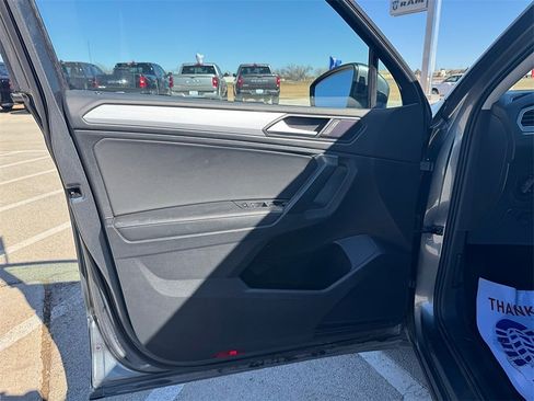 Used 2022 Volkswagen Tiguan S image 16