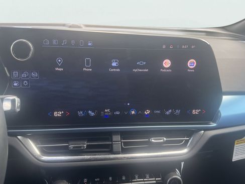 Used 2024 Chevrolet Equinox EV LT image 13