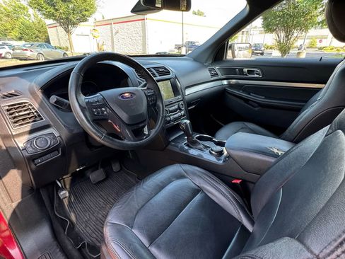 Used 2018 Ford Explorer XLT w/ Equipment Group 202A image 13