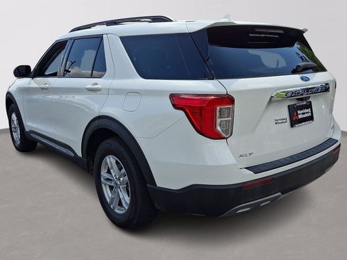 Used 2020 Ford Explorer XLT w/ Equipment Group 202A AWD/4WD image 4
