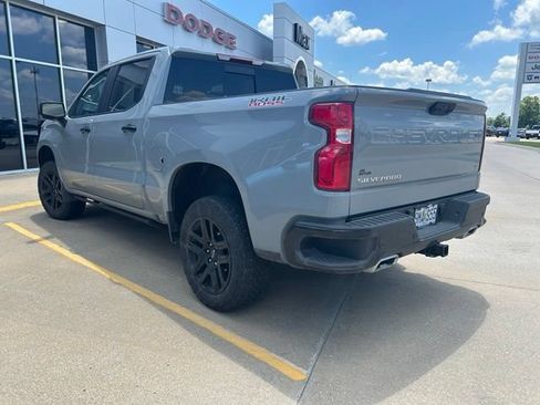 Used 2024 Chevrolet Silverado 1500 LT Trail Boss w/ LT Trail Boss Premium Package AWD/4WD image 3