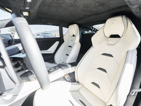 Used 2022 Lamborghini Huracan EVO image 41